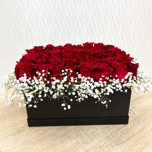 50 Red Roses Beauty Box
