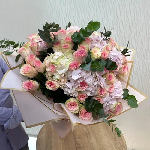 Pink Roses Hand Bouquet