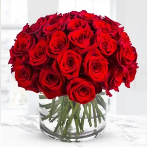 40 Red Rose in Glass Vase
